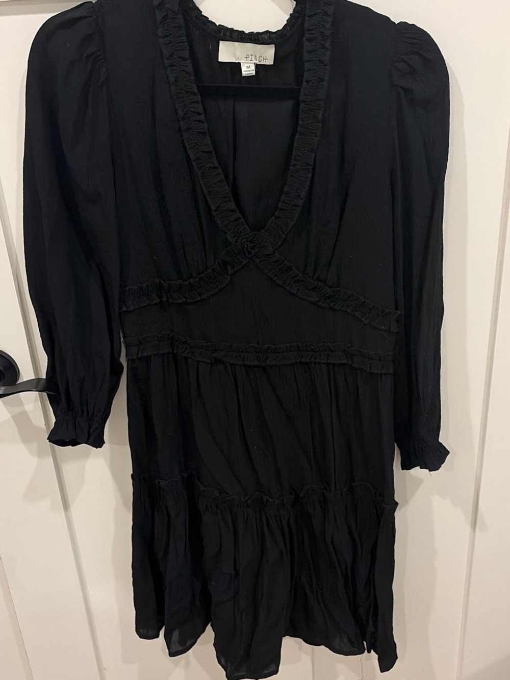 Black women’s fall dress Pinch size M